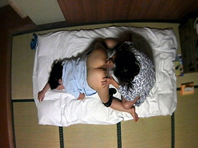 出張人妻 女マッサージ師ガイド 中出し！人気役者御用達！盗撮映像ベスト4時間　サンプル画像08